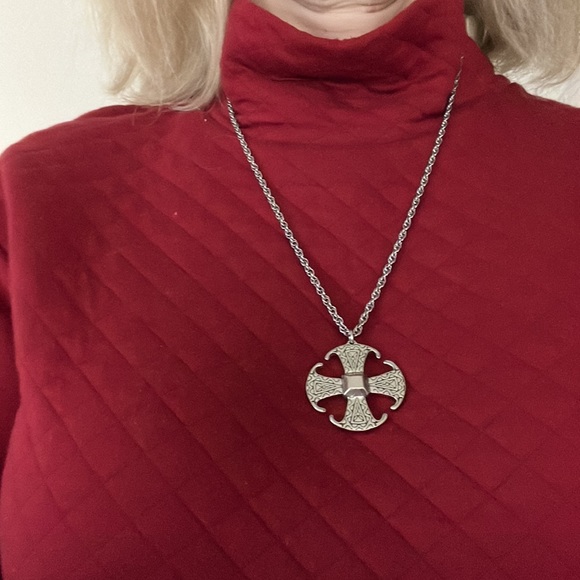 Pewter Canterbury cross necklace - Picture 7 of 7